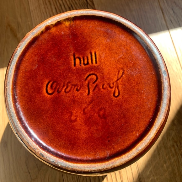 Vintage Hull Pottery Brown Bean Pot+Lid Glazed/Oven Proof Made in USA - Picture 6 of 6